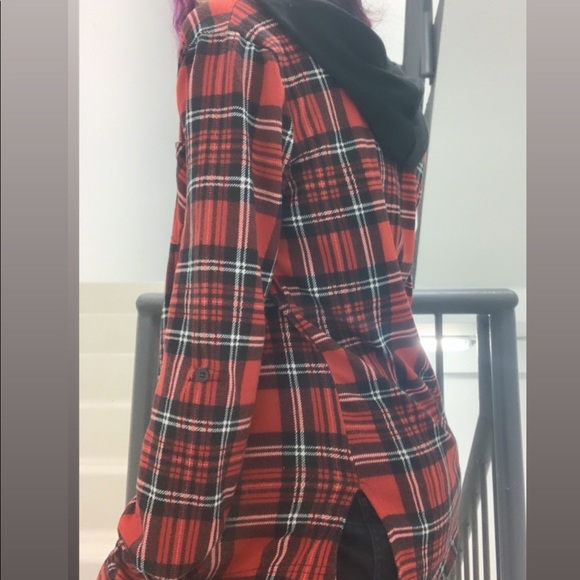 Plaid red shirt - Picture 2 of 3